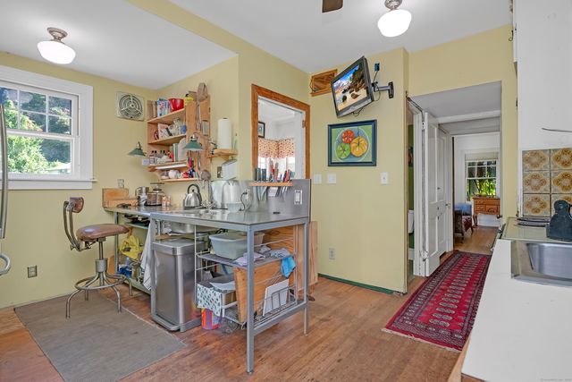 994 Main Street, Glastonbury, CT 06073