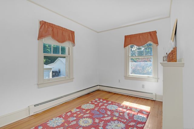 994 Main Street, Glastonbury, CT 06073