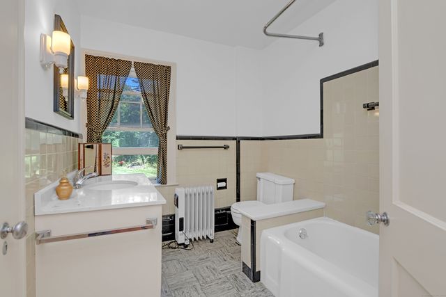 994 Main Street, Glastonbury, CT 06073