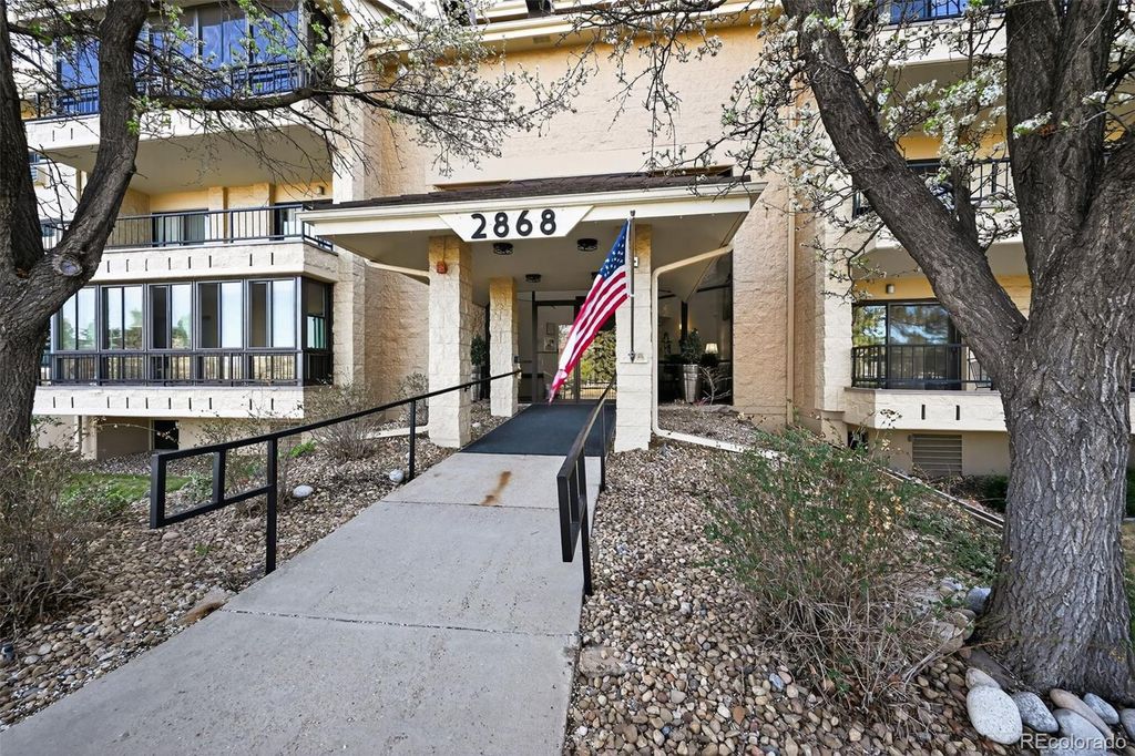 2868 S Heather Gardens Way 103, Aurora, CO 80014