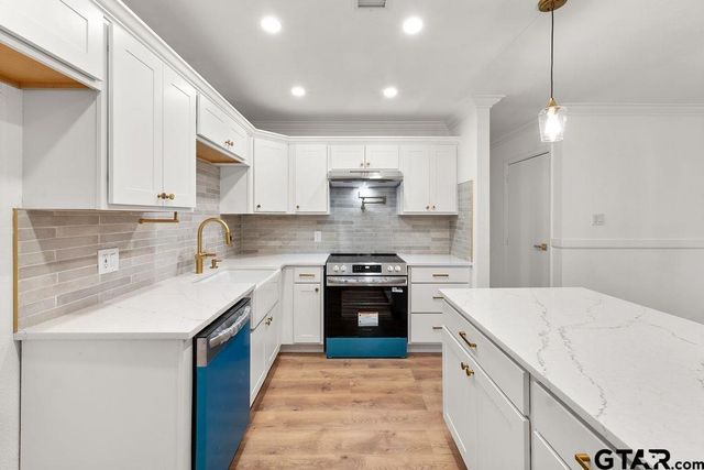 2424 E Devine St, Tyler, TX 75701