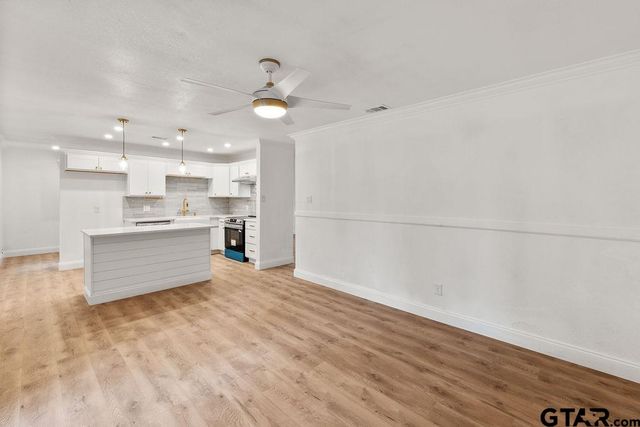 2424 E Devine St, Tyler, TX 75701