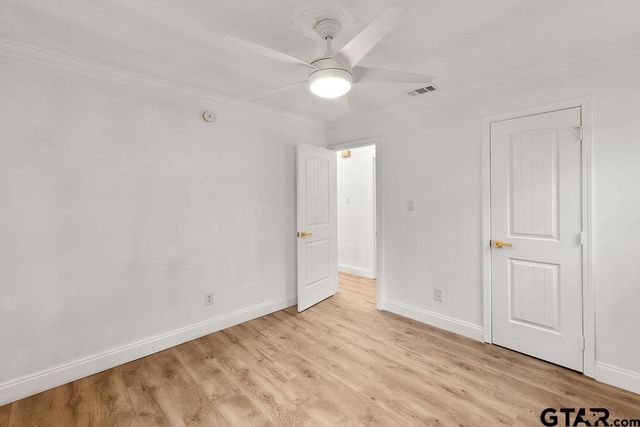 2424 E Devine St, Tyler, TX 75701