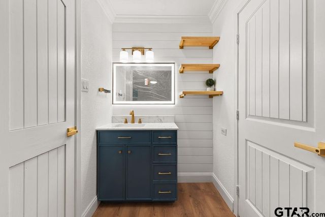 2424 E Devine St, Tyler, TX 75701