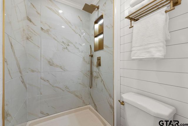 2424 E Devine St, Tyler, TX 75701