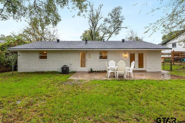 2424 E Devine St, Tyler, TX 75701