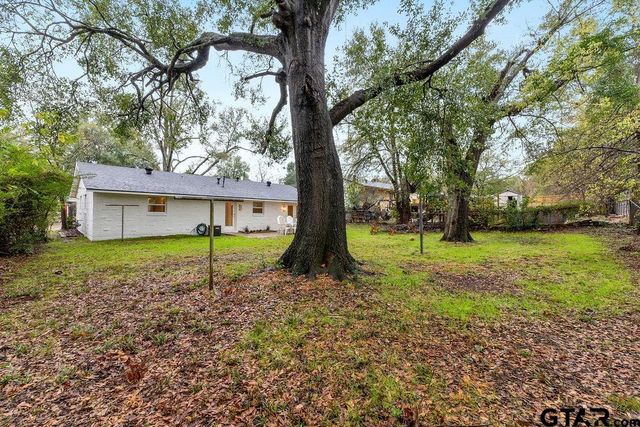 2424 E Devine St, Tyler, TX 75701