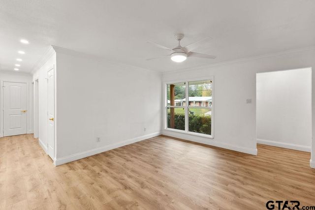 2424 E Devine St, Tyler, TX 75701