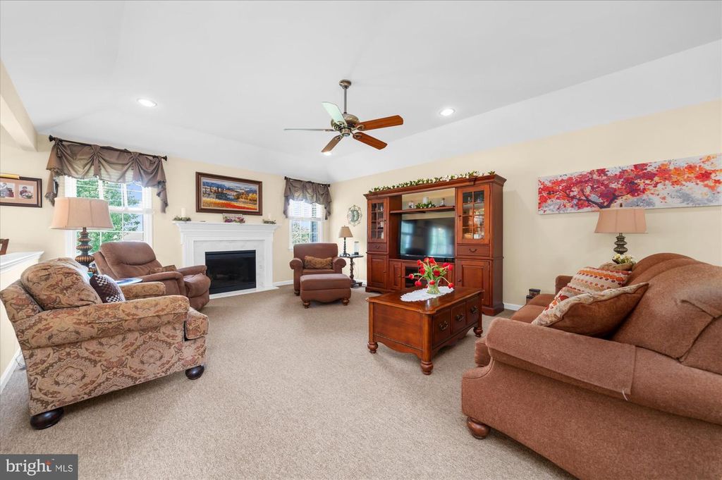 2395 MAGNOLIA DR, GILBERTSVILLE, PA 19525 — photo 3