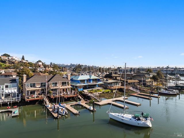 26 Mooring Rd, San Rafael, CA 94901