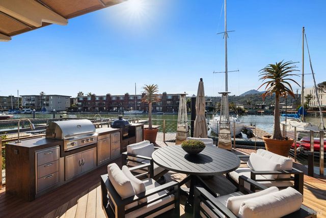 26 Mooring Rd, San Rafael, CA 94901