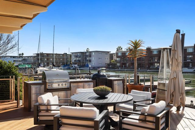 26 Mooring Rd, San Rafael, CA 94901