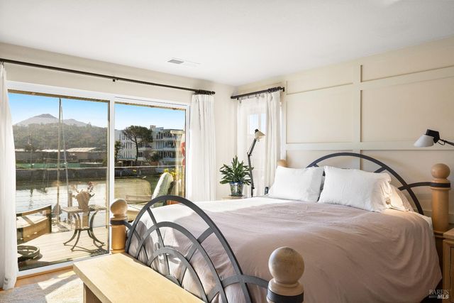 26 Mooring Rd, San Rafael, CA 94901