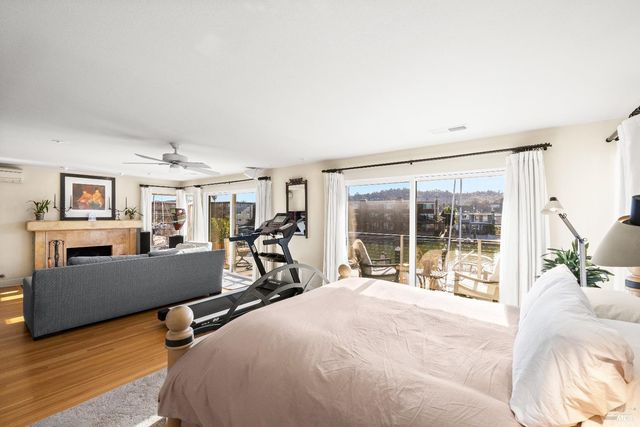 26 Mooring Rd, San Rafael, CA 94901