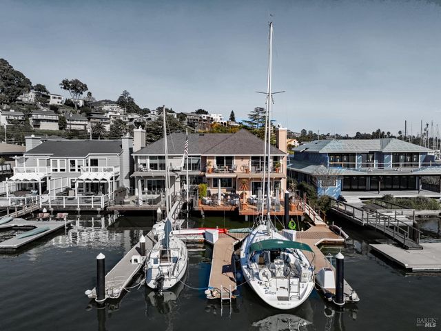 26 Mooring Rd, San Rafael, CA 94901