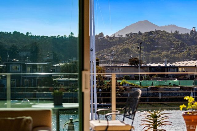 26 Mooring Rd, San Rafael, CA 94901