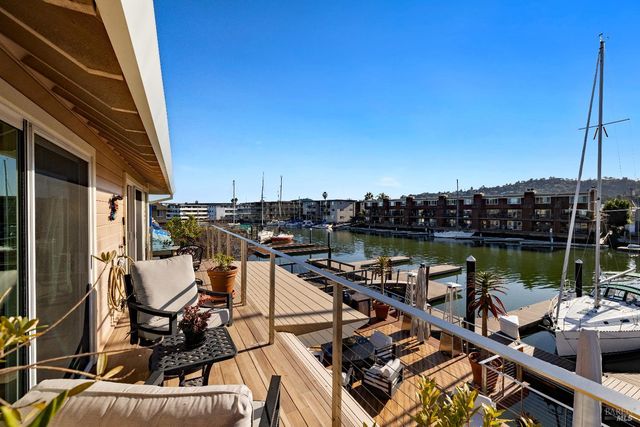 26 Mooring Rd, San Rafael, CA 94901