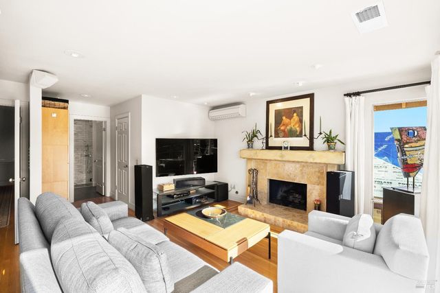 26 Mooring Rd, San Rafael, CA 94901