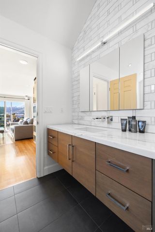 26 Mooring Rd, San Rafael, CA 94901