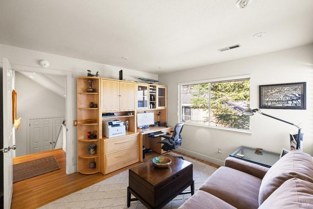 26 Mooring Rd, San Rafael, CA 94901