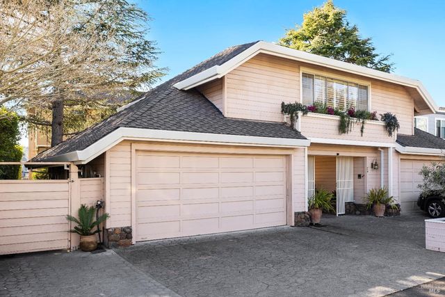 26 Mooring Rd, San Rafael, CA 94901