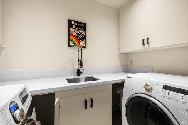 26 Mooring Rd, San Rafael, CA 94901