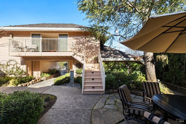 26 Mooring Rd, San Rafael, CA 94901