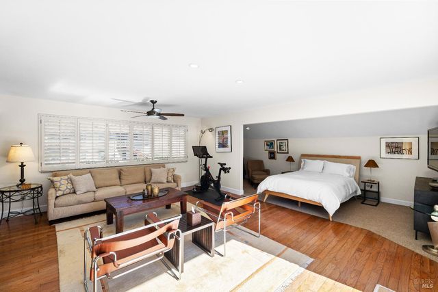 26 Mooring Rd, San Rafael, CA 94901