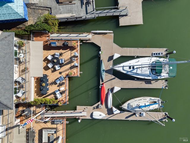 26 Mooring Rd, San Rafael, CA 94901