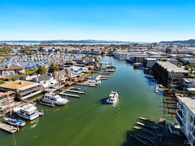 26 Mooring Rd, San Rafael, CA 94901