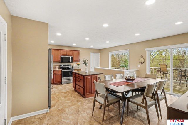 12062 Westover Road, Omaha, NE 68154