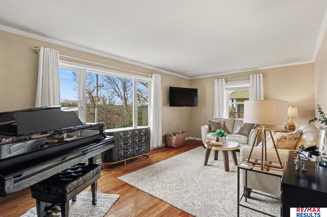 12062 Westover Road, Omaha, NE 68154