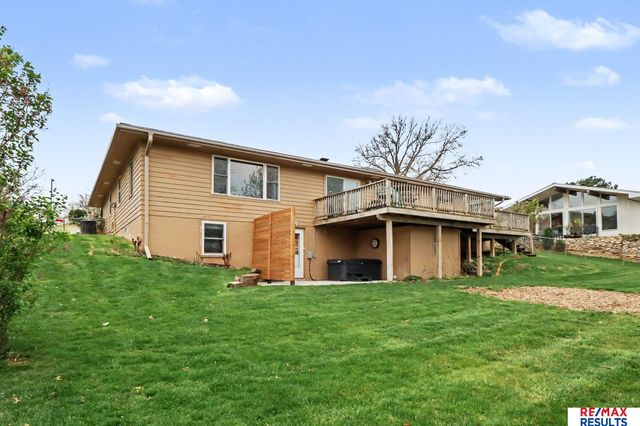 12062 Westover Road, Omaha, NE 68154