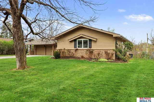 12062 Westover Road, Omaha, NE 68154