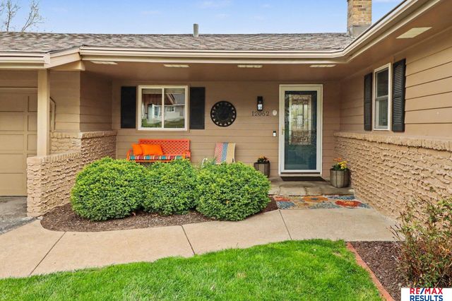 12062 Westover Road, Omaha, NE 68154