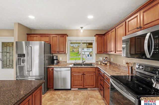 12062 Westover Road, Omaha, NE 68154