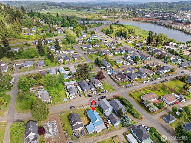 1218 Cedar Street, Raymond, WA 98577