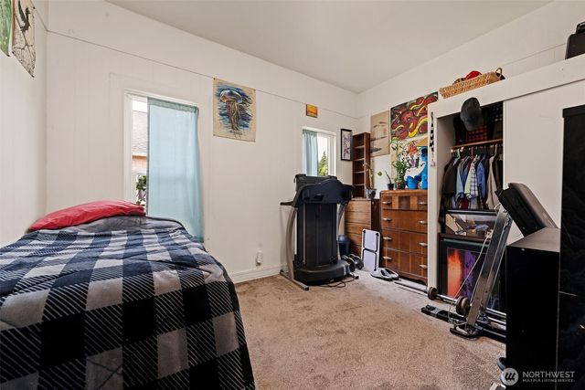 1218 Cedar Street, Raymond, WA 98577