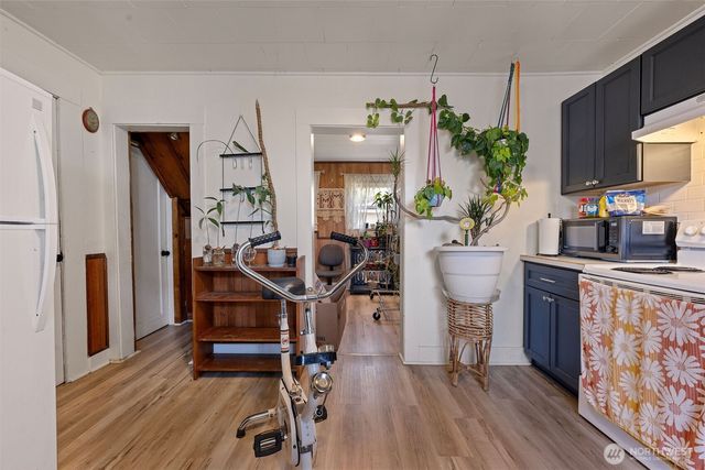 1218 Cedar Street, Raymond, WA 98577
