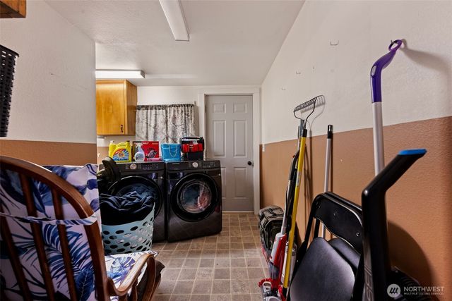 1218 Cedar Street, Raymond, WA 98577