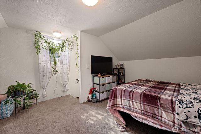 1218 Cedar Street, Raymond, WA 98577
