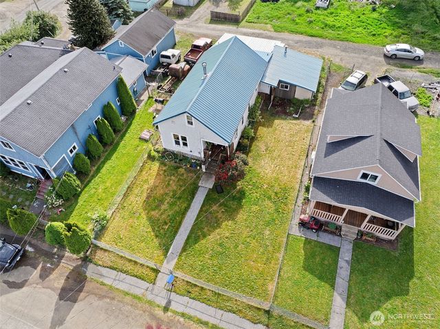 1218 Cedar Street, Raymond, WA 98577