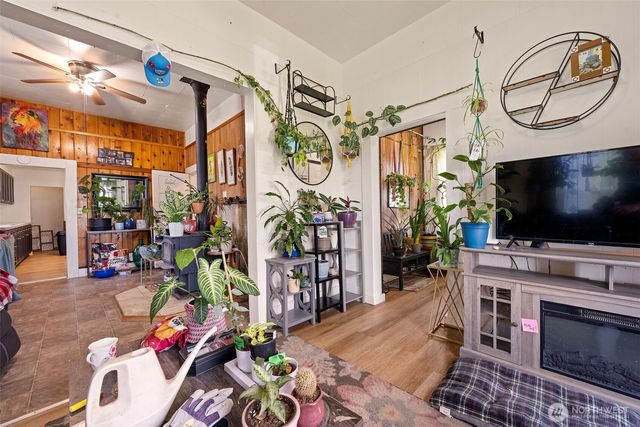 1218 Cedar Street, Raymond, WA 98577