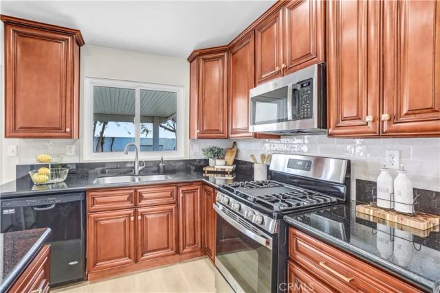2869 W Esperanza, Rialto, CA 92377