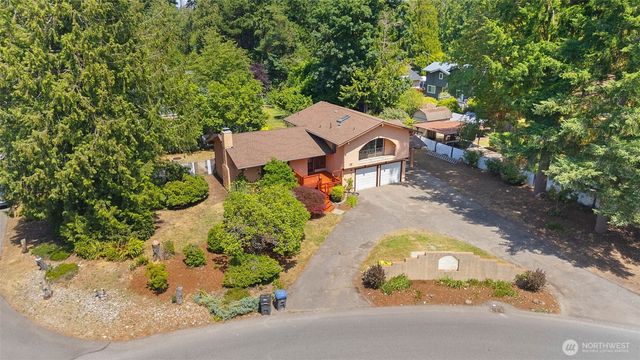 3560 NE Arrowhead Drive, Bremerton, WA 98311