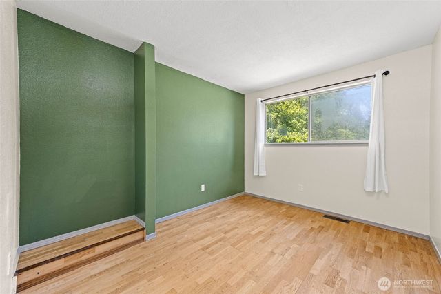 3560 NE Arrowhead Drive, Bremerton, WA 98311