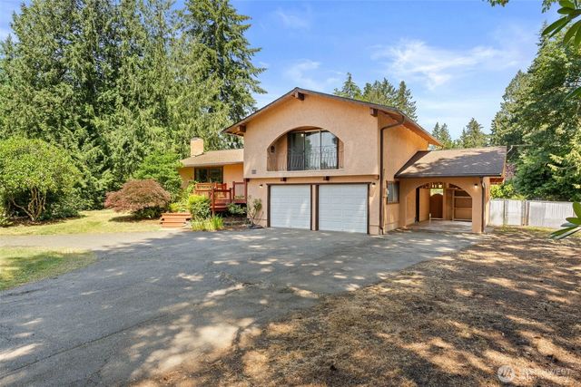 3560 NE Arrowhead Drive, Bremerton, WA 98311