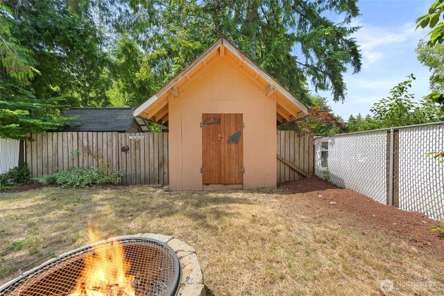 3560 NE Arrowhead Drive, Bremerton, WA 98311