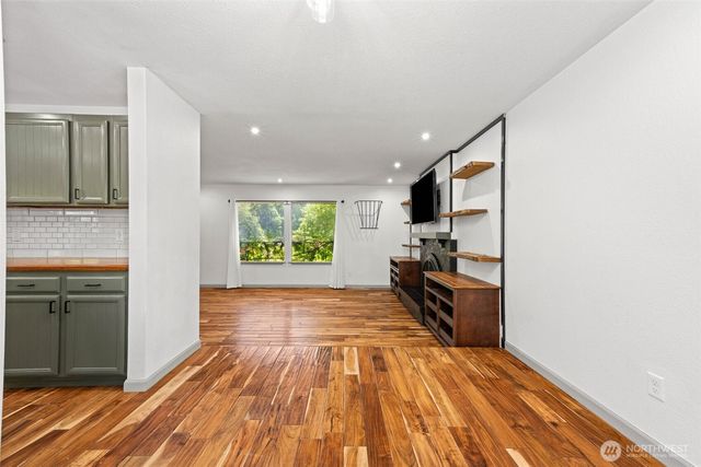 3560 NE Arrowhead Drive, Bremerton, WA 98311