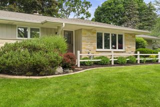 18415 Countryside COURT, Brookfield, WI 53045